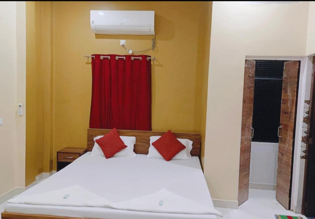 Lotus Paying Guest House Varanasi Exterior photo